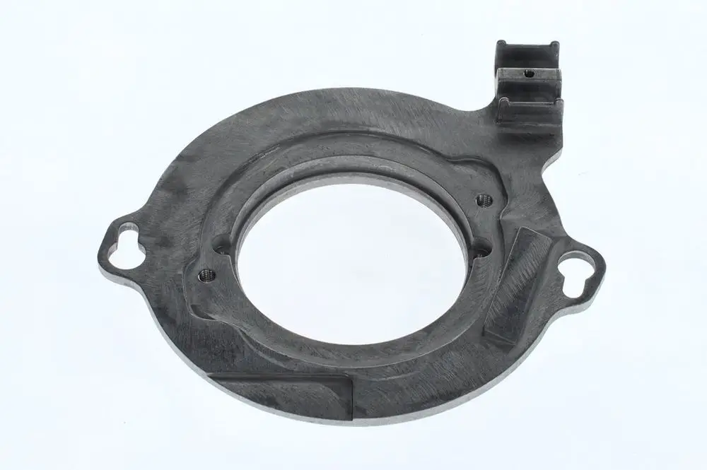 BOSCH Brennerflansch aus Metall mit runder Öffnung und mehreren Befestigungslöchern, geeignet für Heizungsanwendungen.